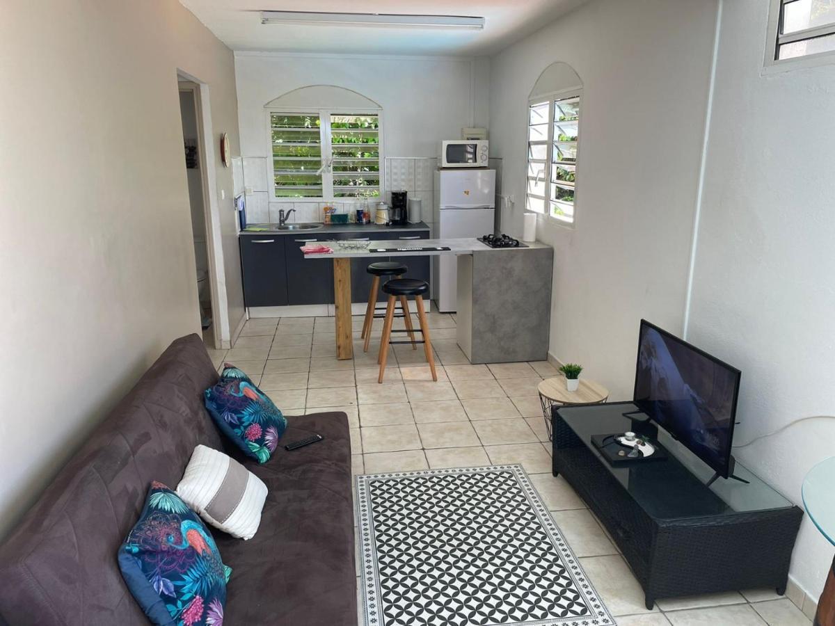 Apartamento Efoa : Un Havre De Paix Non Loin Du Centre Fort-de-France Exterior foto